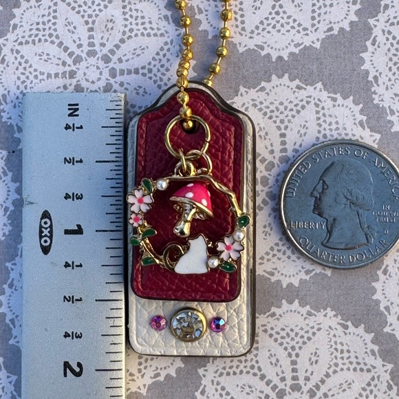 Coach Custom Hangtag Cat and Flowers - Picture 2 of 9